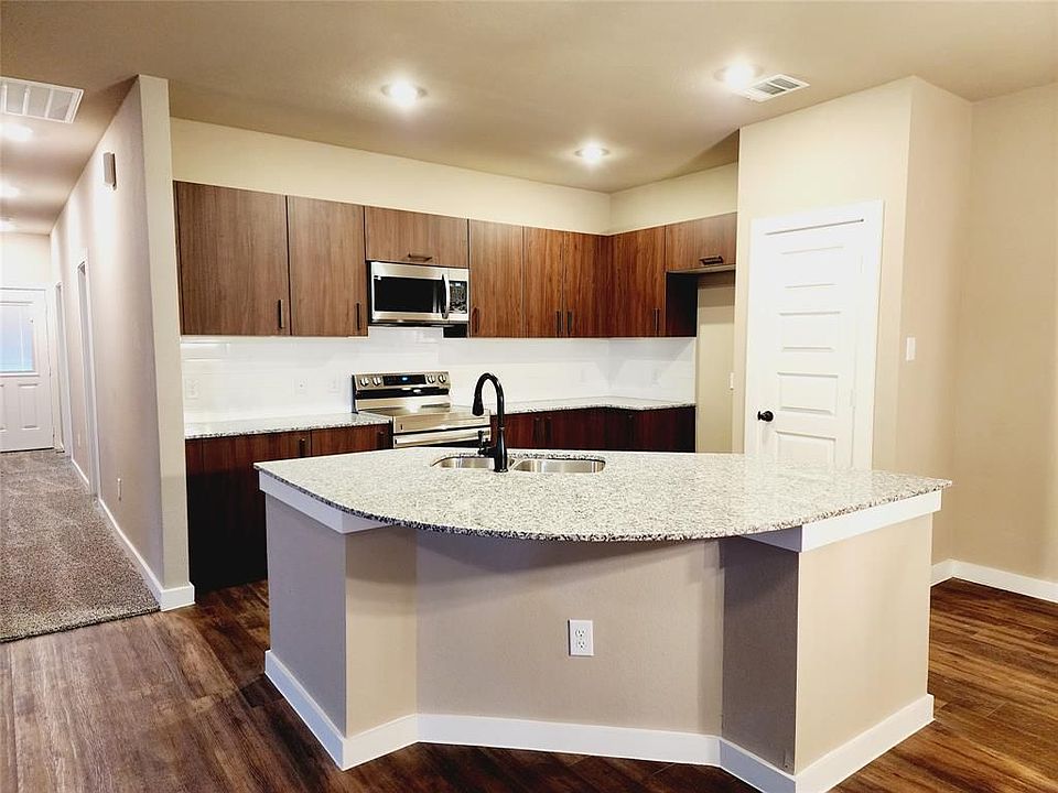 1st image of 9840 Grosbeak Ln