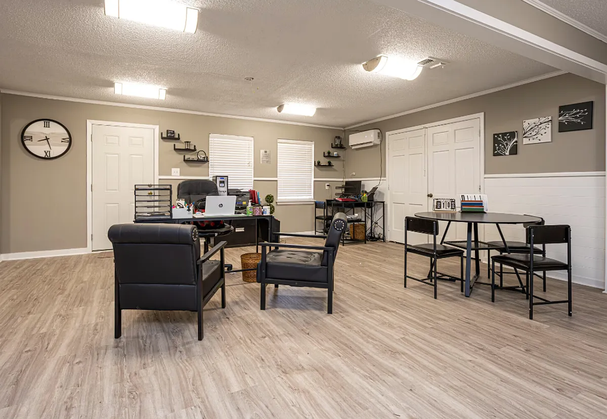Building Photo - Bayou Apartments