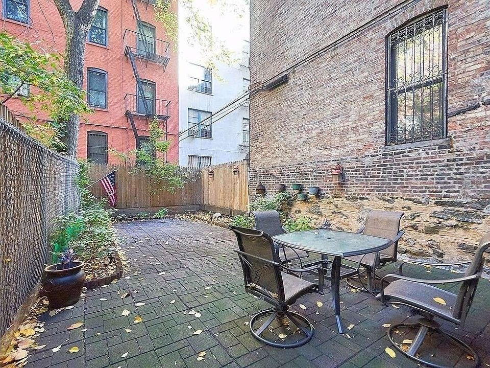 1st image of 221 W 112th St