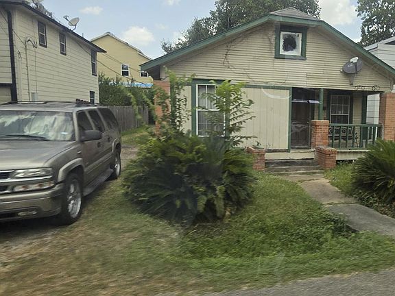 2nd image of 821 E 38th St