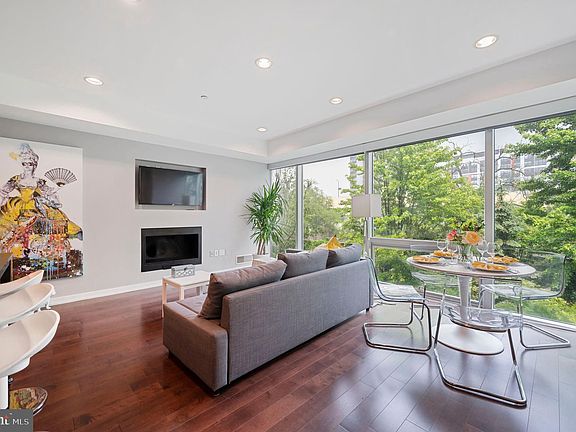 5th image of 122 New St #30-3C