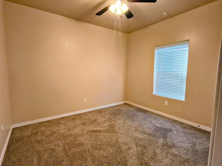 1813 Denise Dr — Photo 11