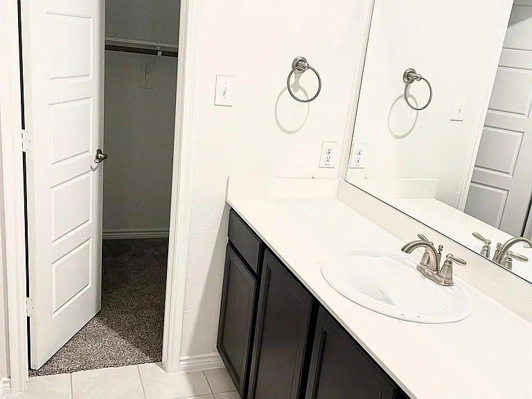 2409 Siskiyou St — Photo 13