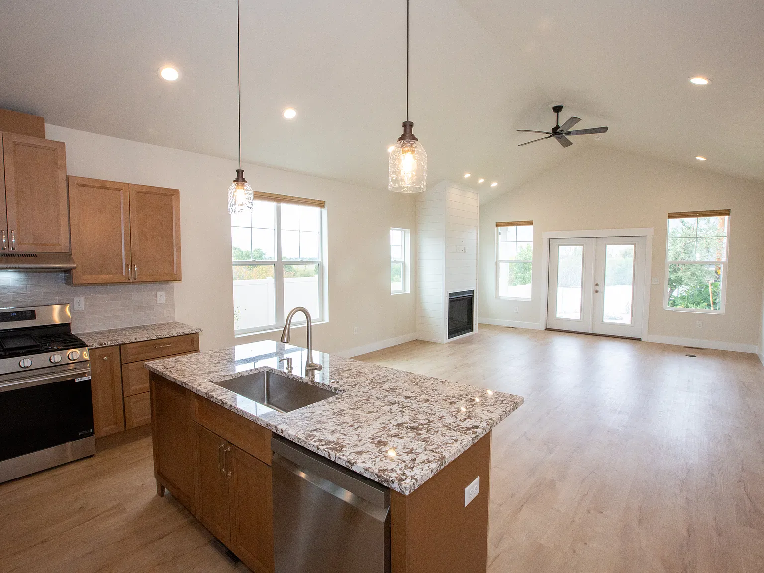 3 bed, 1505 sqft, $2,600 — Photo 4