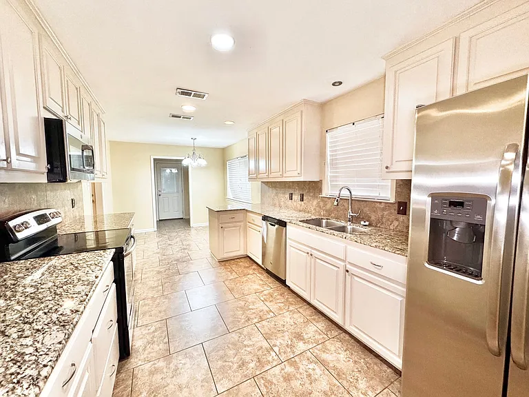1323 Tamari Dr — Photo 6