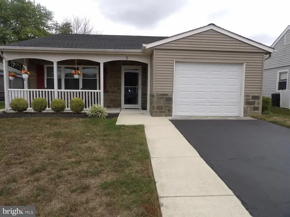 5 Devonshire Way, Southampton, NJ 08088
