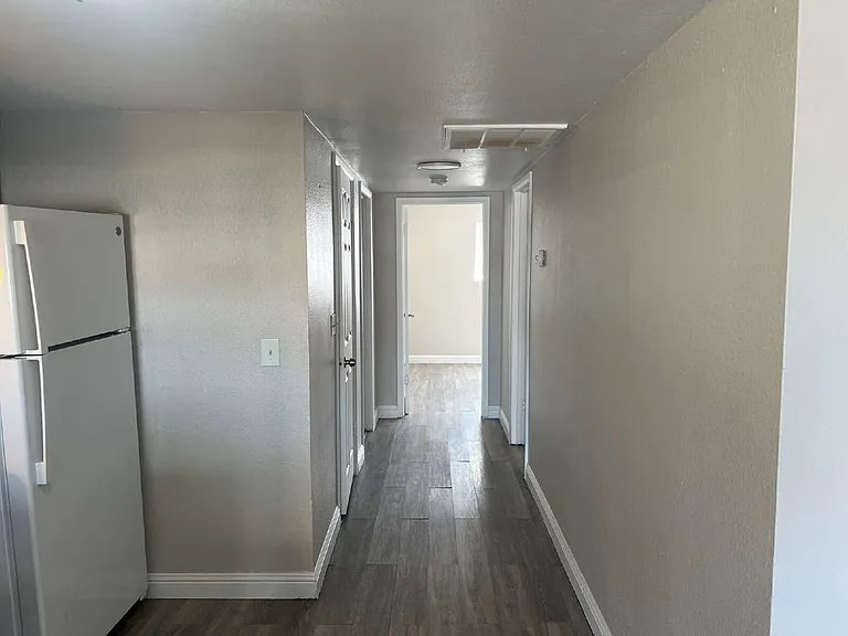 3101 E Carey Ave #4 — Photo 4