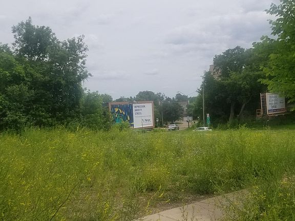 2nd image of 1219 Saint Clair Ave