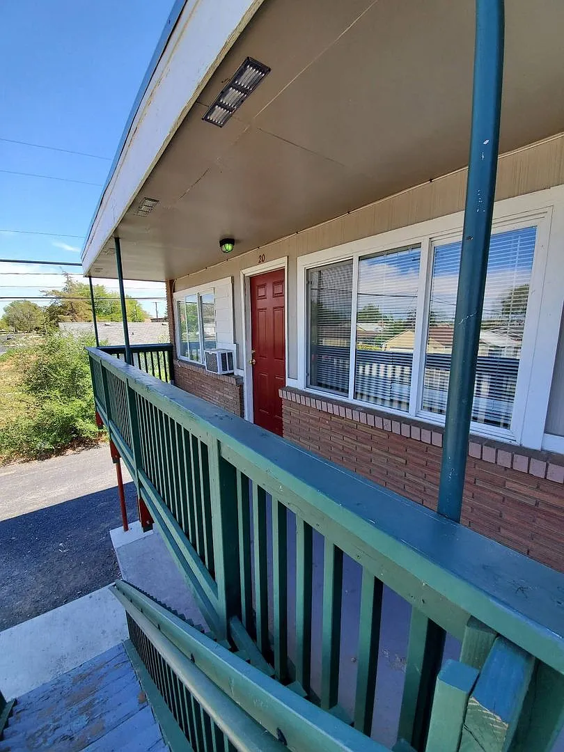 2 Bedroom Apartment- FREE September rent with 12-month lease! — Photo 2