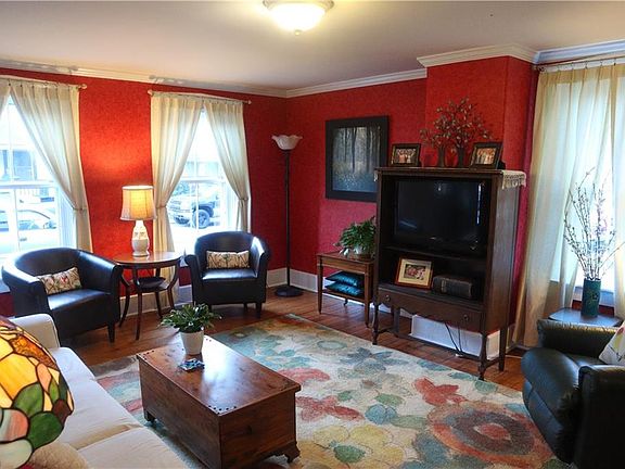 3rd image of 142 Warner St