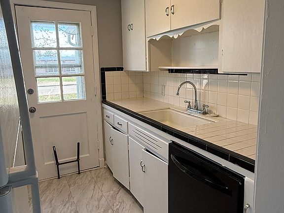 5th image of 524 E 26th Ave