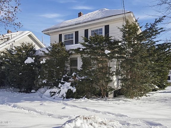 3rd image of 18 Meadow Ln