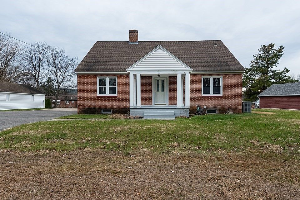 2340 Main St, Three Rivers, MA 01080 Zillow