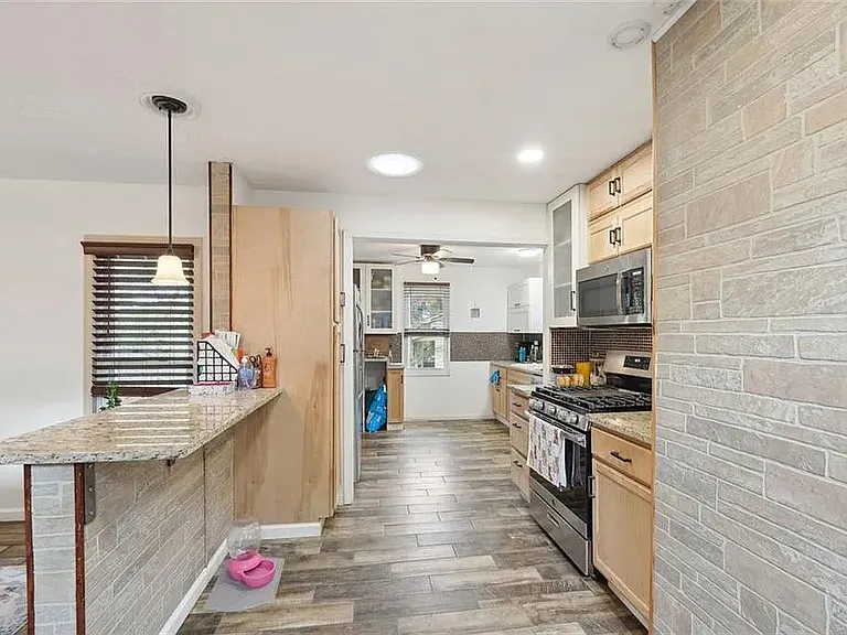 1015 Terramont Dr — Photo 7