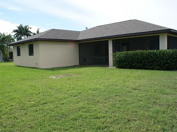 3rd image of 705 SE 20th Pl