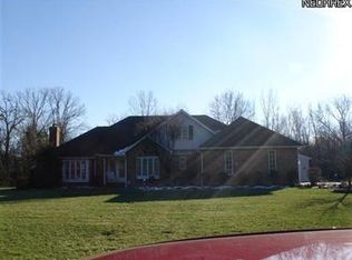 34280 Rosewood Trl, Willoughby Hills, OH 44094
