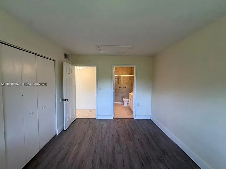 1141 Lake Victoria Dr #F — Photo 10
