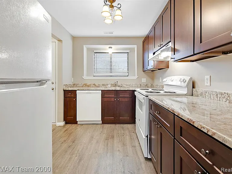 42461 Lilley Pointe Dr — Photo 14