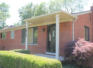 1910 Union Lake Rd, Commerce Township, MI 48382