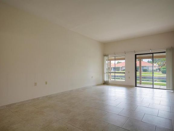 5th image of 336 Leisure World