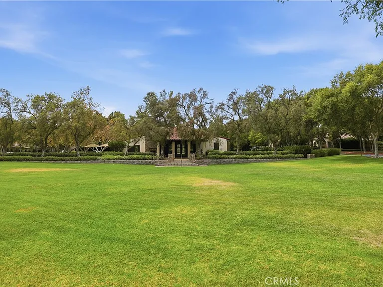65 Wonderland — Photo 38