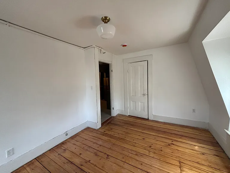 219 Washington St #12 — Photo 15