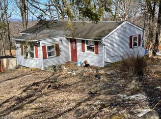 3 Lakeview Dr, Newton, NJ 07860