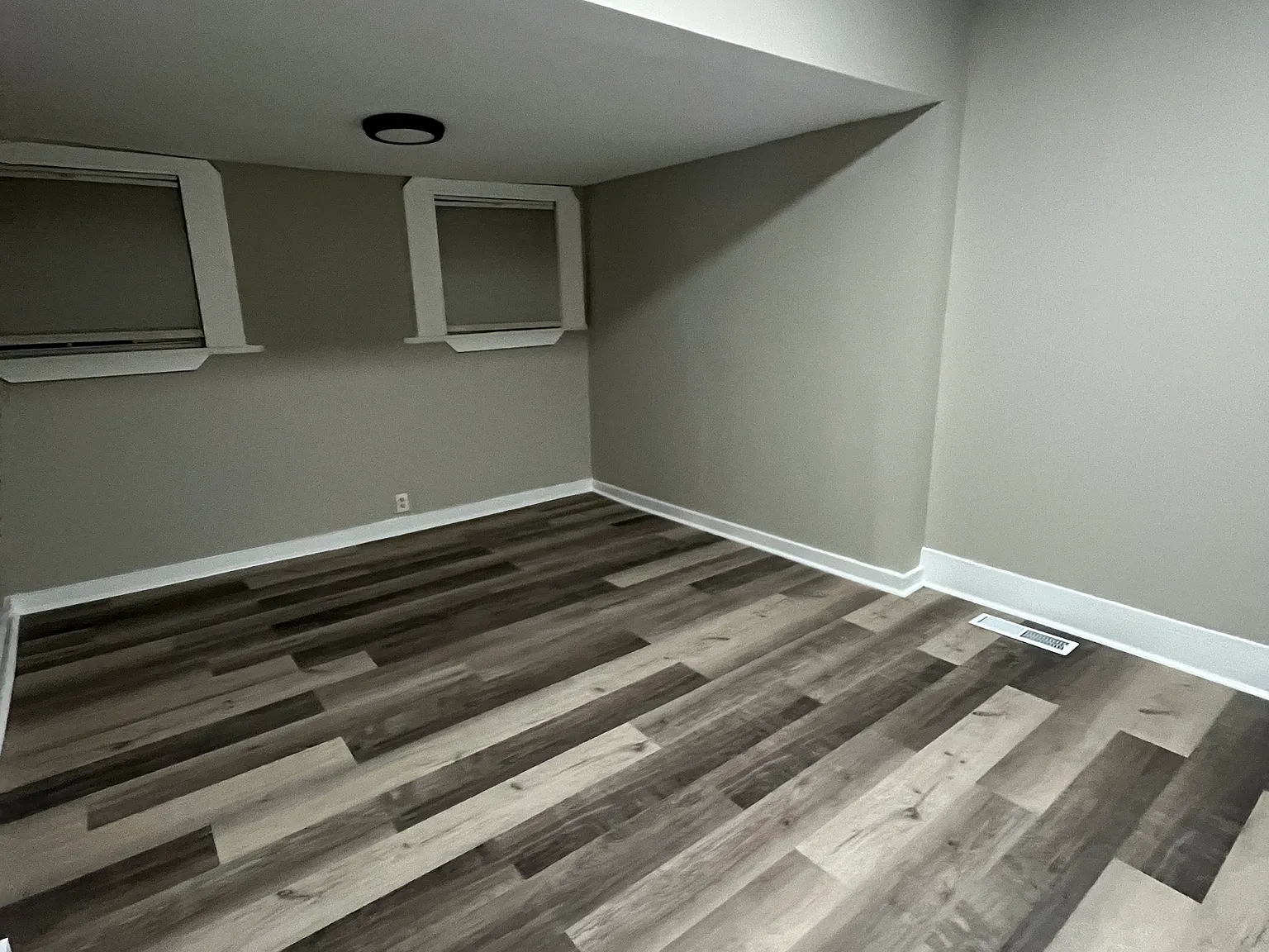1523 Olympian Way SW — Photo 4