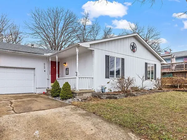 512 Woodland Ct, Mount Zion, IL 62549