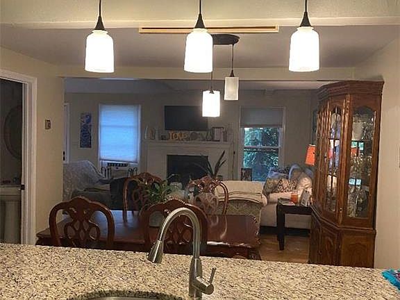 2nd image of 3 Hickory Ln Unit 3