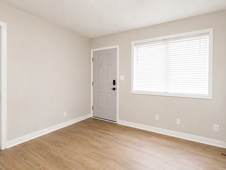 1219 Carolina Ave — Photo 4
