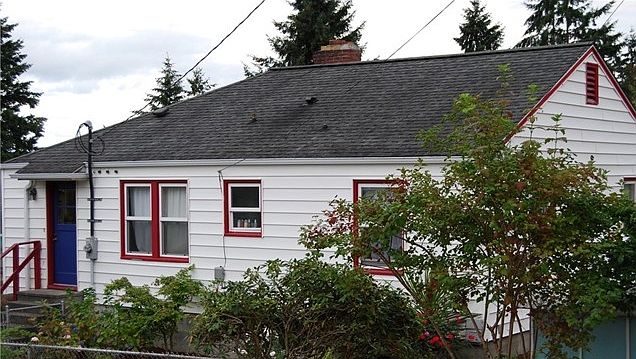 1st image of 1102 Evans Ave W