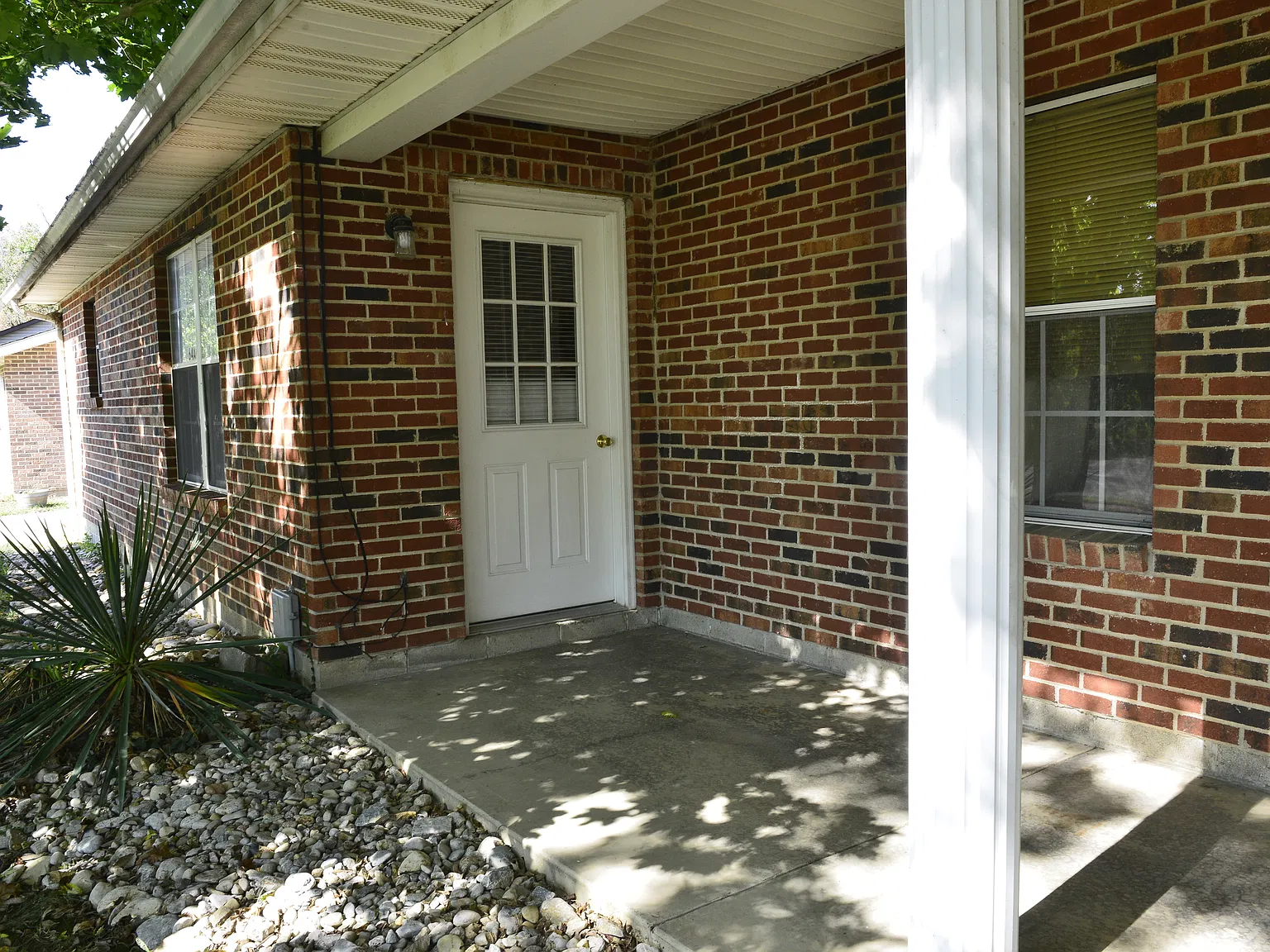2 bed, 900 sqft, $1,100 — Photo 1