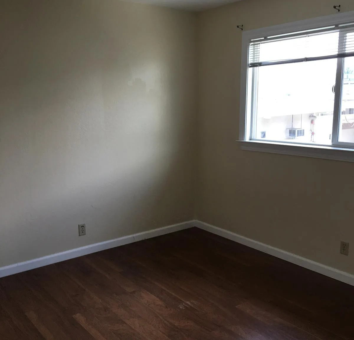 3 bed, 1200 sqft, $3,750 — Photo 4