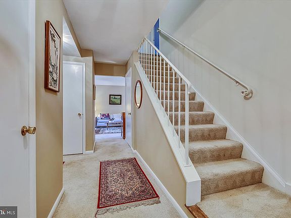 5th image of 12218 Greenleaf Ave