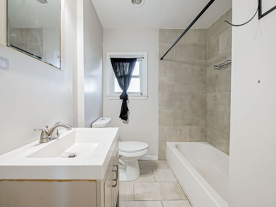 477 Moore St, photo 17