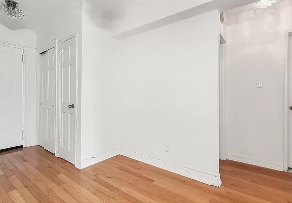 3rd image of 25-15 Union St #1E1FL