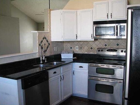 3rd image of 2270 Claymill Dr