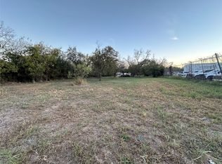 E Oak Ave, Comanche, TX 76442