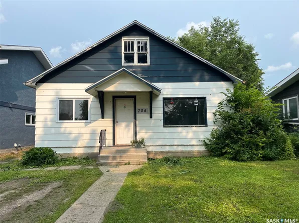704 West Avenue, Kamsack, SK S0A 1S0