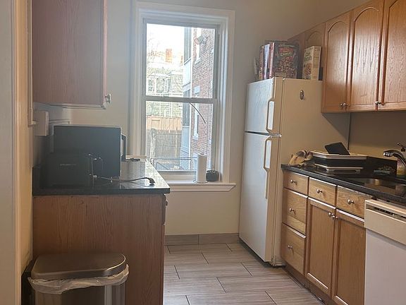 5th image of 3 Farrington Ave #4D