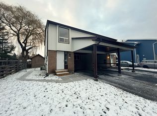 19 Mowat Cres, Barrie, ON L4N 5B4