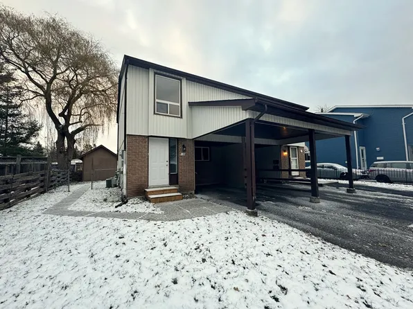 19 Mowat Cres, Barrie, ON L4N 5B4