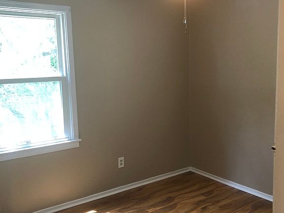 2nd image of 703 Valerie Ln