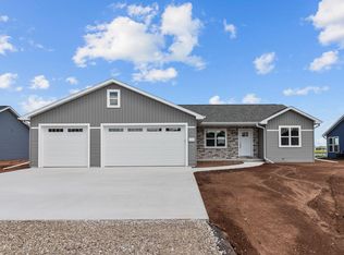 2190 White Dove Ln, Kaukauna, WI 54130