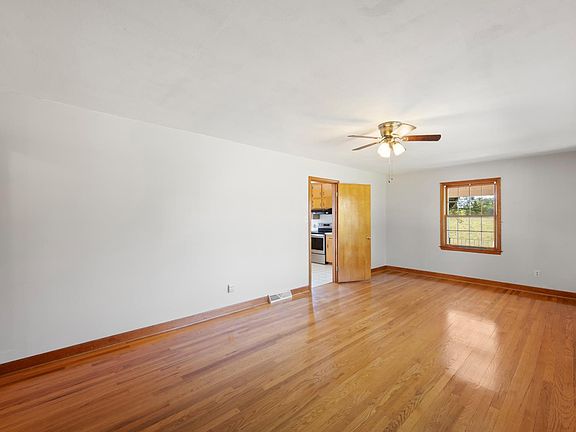 5th image of 664 Telegraph Rd