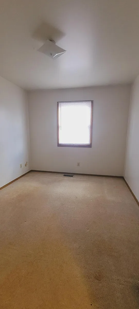 Building Photo - 406 W Mill St #4