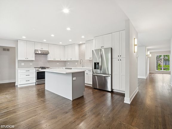 5th image of 217 Arrowwood Dr