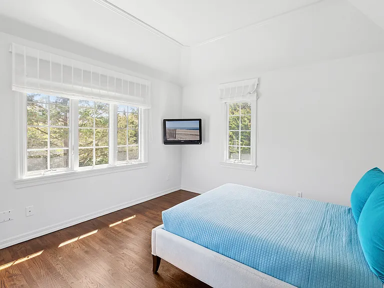 315 Flying Point Rd — Photo 13