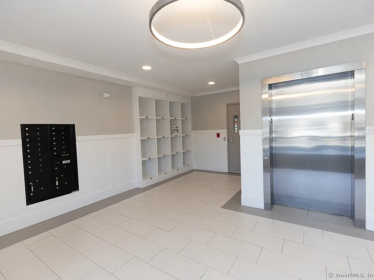300 Harbour Close #B-34 — Photo 21